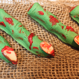 Green finger bites #Halloween