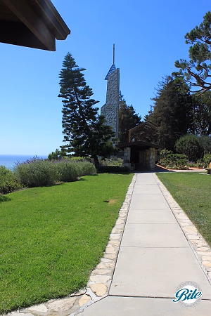 Wayfarer's Chapel Yard