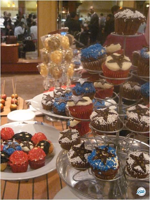 Dooney and Burke Food Display - Hayden Panettiere Clutch Launch