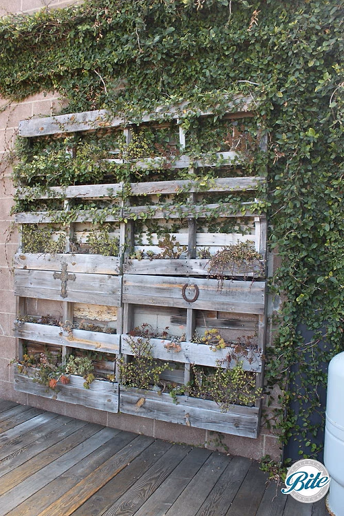Rustic Vertical Planter @ Smoky Hollow Studios
