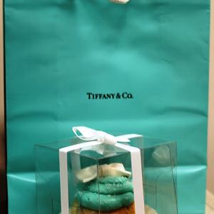 Cupcakes inspired by Tiffany and Co.