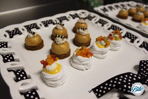 Mini Pavlova and Mini Pumpkin Cheesecakes