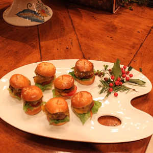 Mini Burgers arranged with Mistletoe