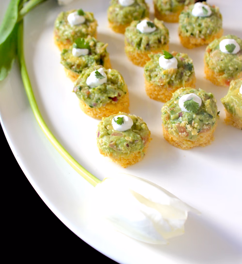 Cornbread canape with zesty chicken guacamole