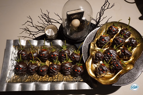 Dark Mummy Berries
