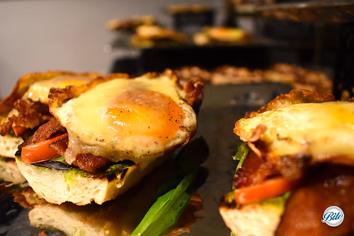 Tartine w egg, bacon, gruyere