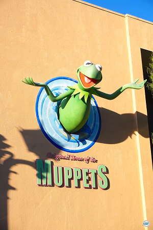 Kermit Greets Visitors