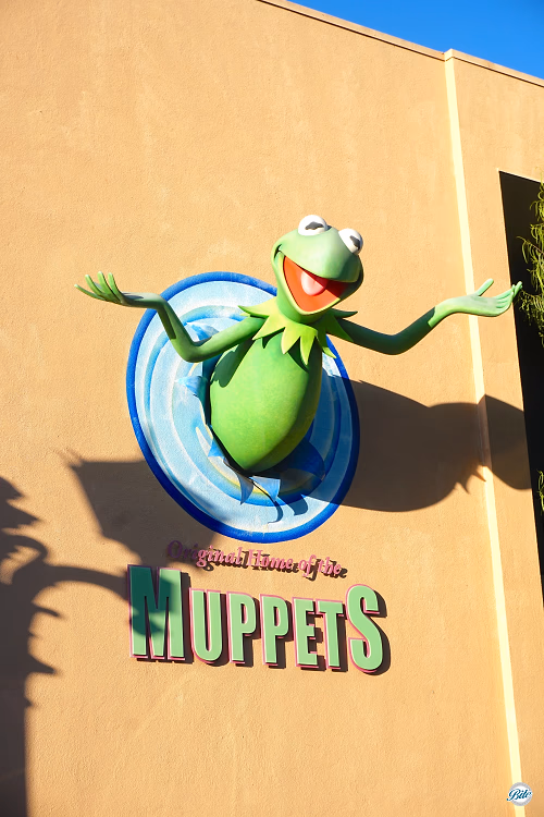 Kermit Greets Visitors