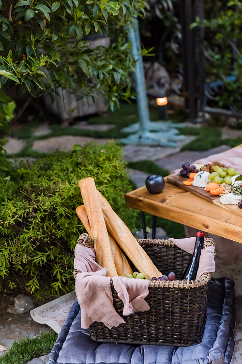 An elegant picnic inspired wedding