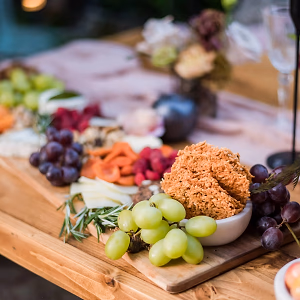 Summer tablescape at Houdini Estate