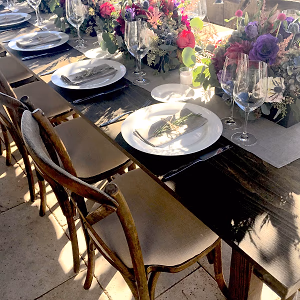 A glorious summery tablesetting for a late summer wedding in Bel Air