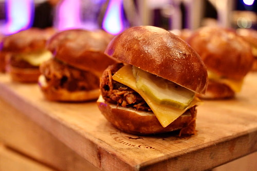 Mini pulled pork sliders