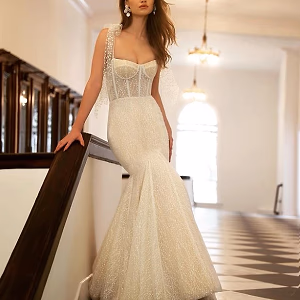 Bride posing in Foyer