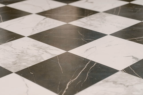 Black and White Diamond Floor