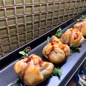 Mini beef wellington with red wine reduction