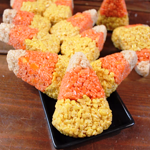 Candy Corn Crispies #Halloween