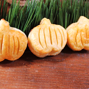 Pumpkin Puffs #Halloween