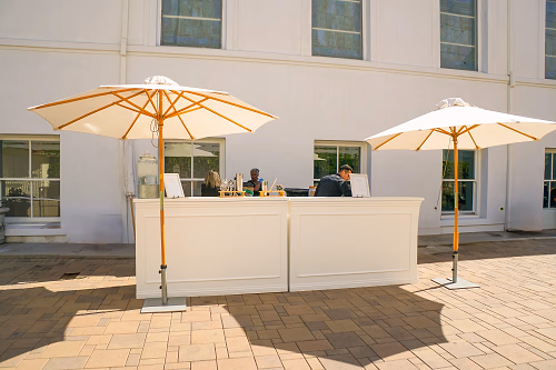 Bar.on the Plaza