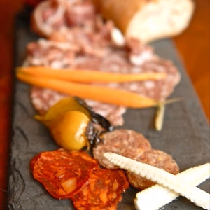 Charcuterie plate (tapas)