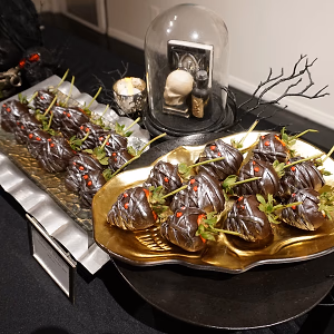 Chocolate covered mummy strawberries for Halloween theme
