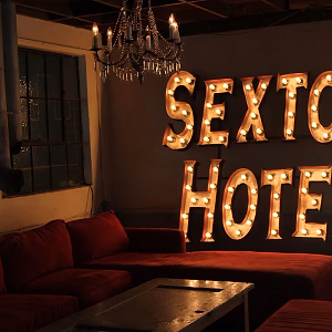 Studio 11 Sexton Hotel Lounge