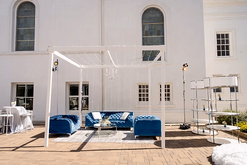 Outdoor Lounge on Plaza