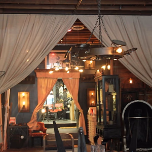 Voila Gallery Draped Center Arch