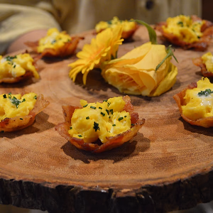 Mini Scrambled Eggs in Bacon Cups